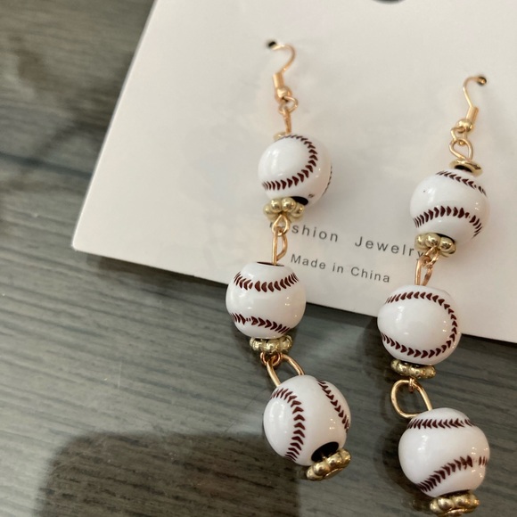 Earrings- Baseball dangle, earrings .These earrings are unique nwt - Picture 7 of 8